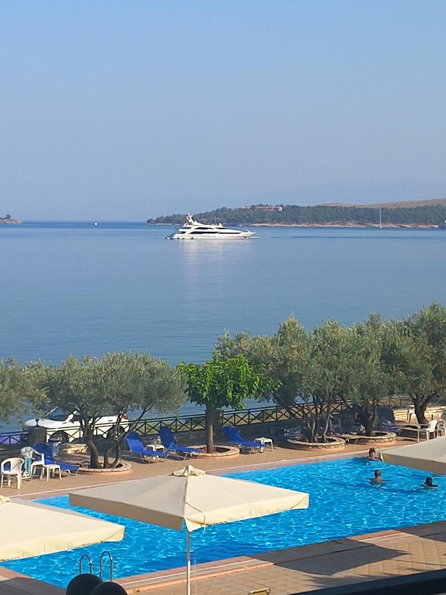 Europa Beach Hotel Galaxídhion Exteriör bild